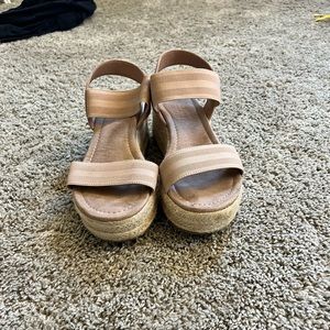 American Eagle Tan espadrille sandals